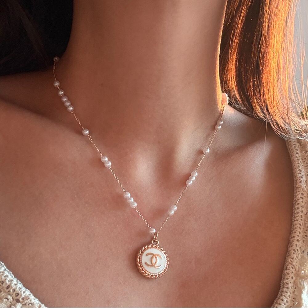 🎁BOGO Sale! Vintage ONLY 1! CHANEL Pearl Upcycled Necklace - Picture 7 of 8